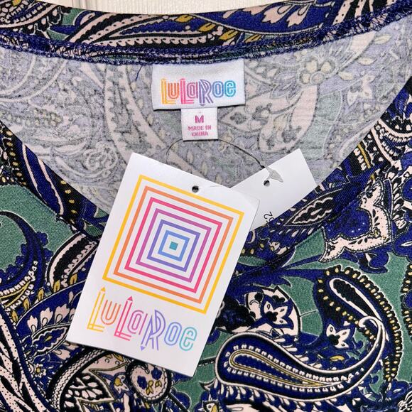 NWT LuLaRoe Iris - Medium Simply Comfortable Short Sleeve Top - Picture 2 of 11